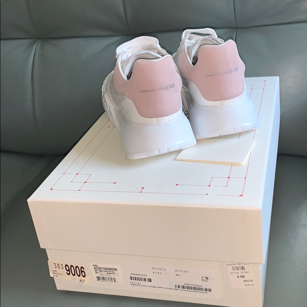 Alexander McQueen  Oversized Sneakers - Picture 4 of 10